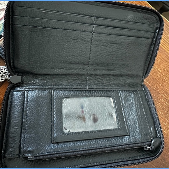 BRIGHTON Embossed Croc Black Cross Body Wallet - Picture 2 of 9